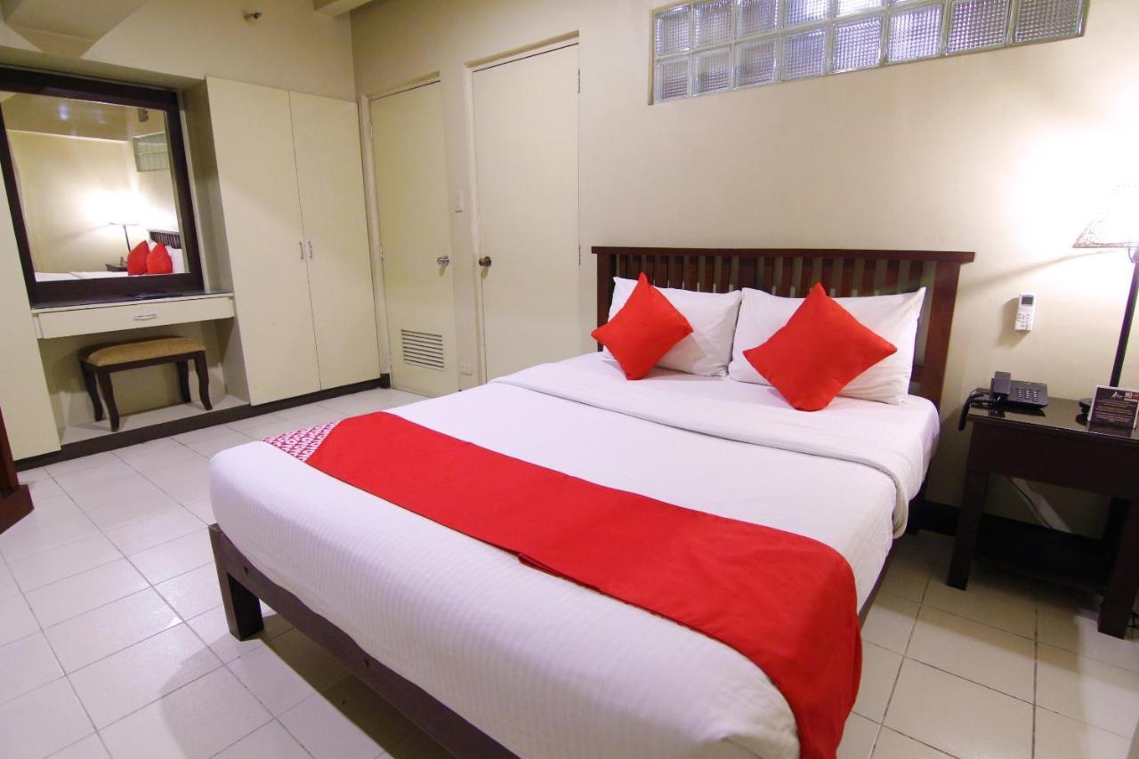 Oyo 103 Artina Suites Hotel Макати Экстерьер фото