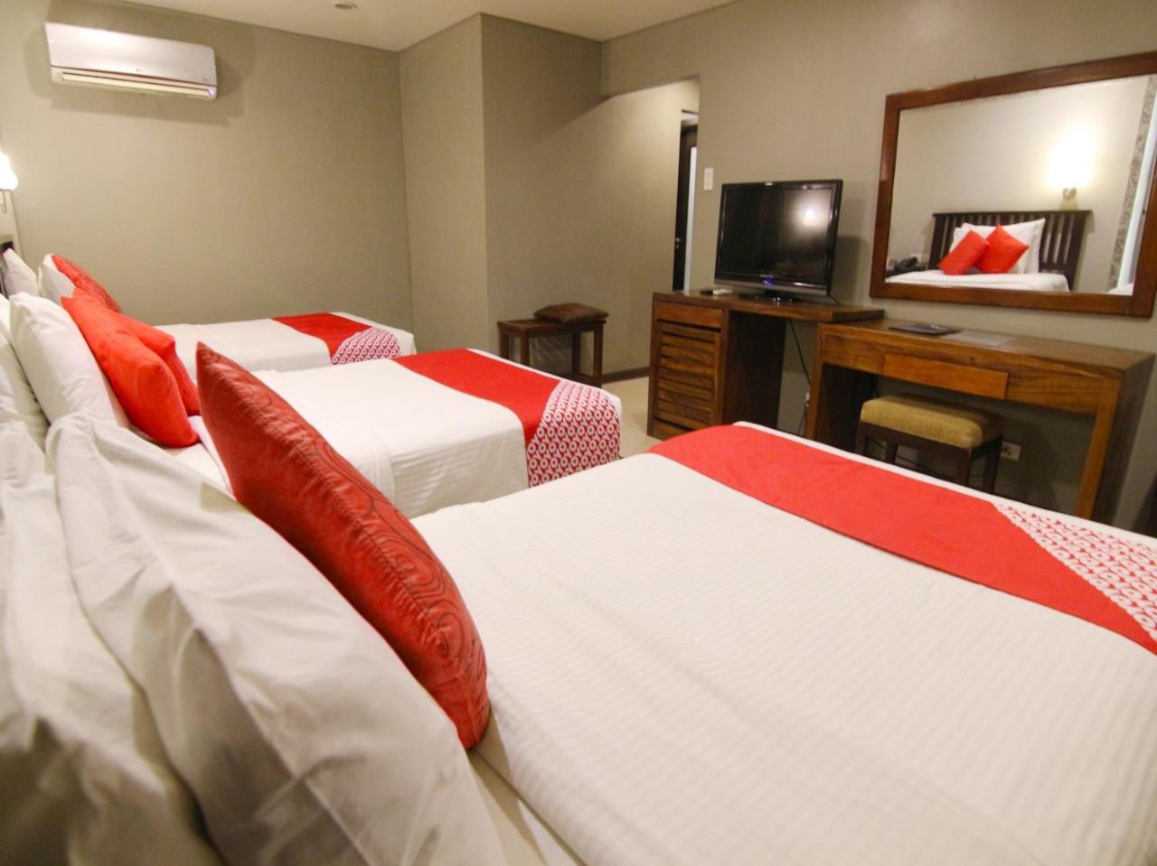 Oyo 103 Artina Suites Hotel Макати Экстерьер фото