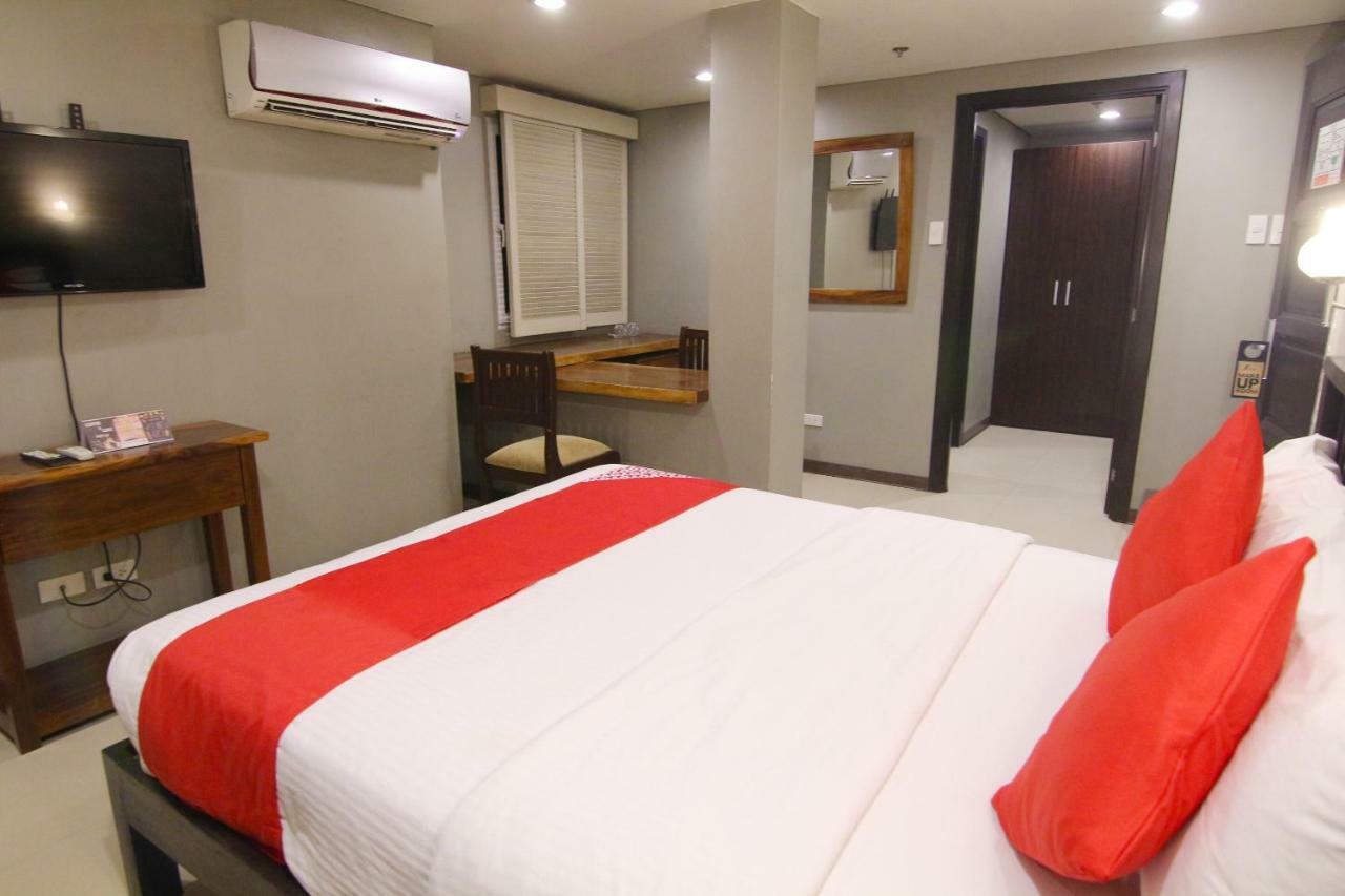 Oyo 103 Artina Suites Hotel Макати Экстерьер фото
