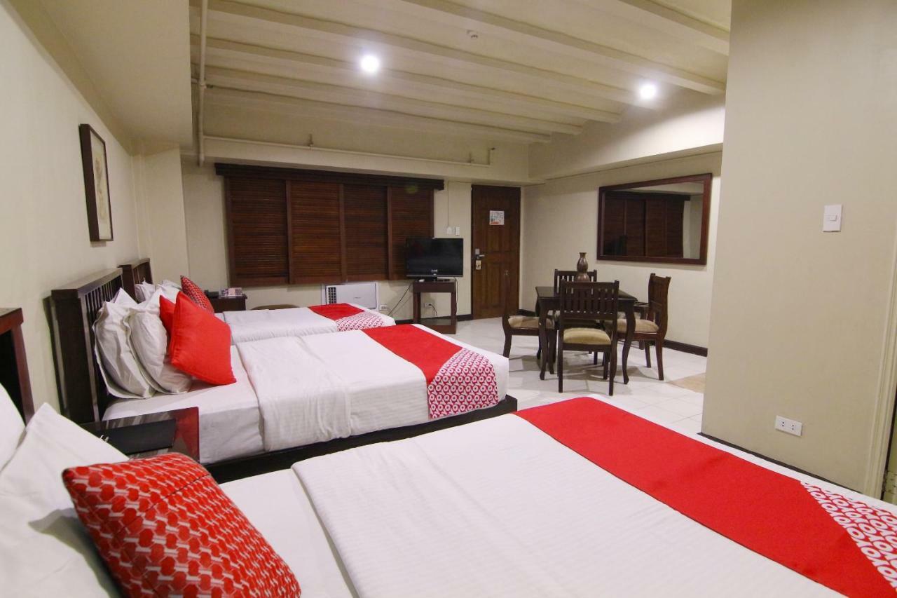 Oyo 103 Artina Suites Hotel Макати Экстерьер фото